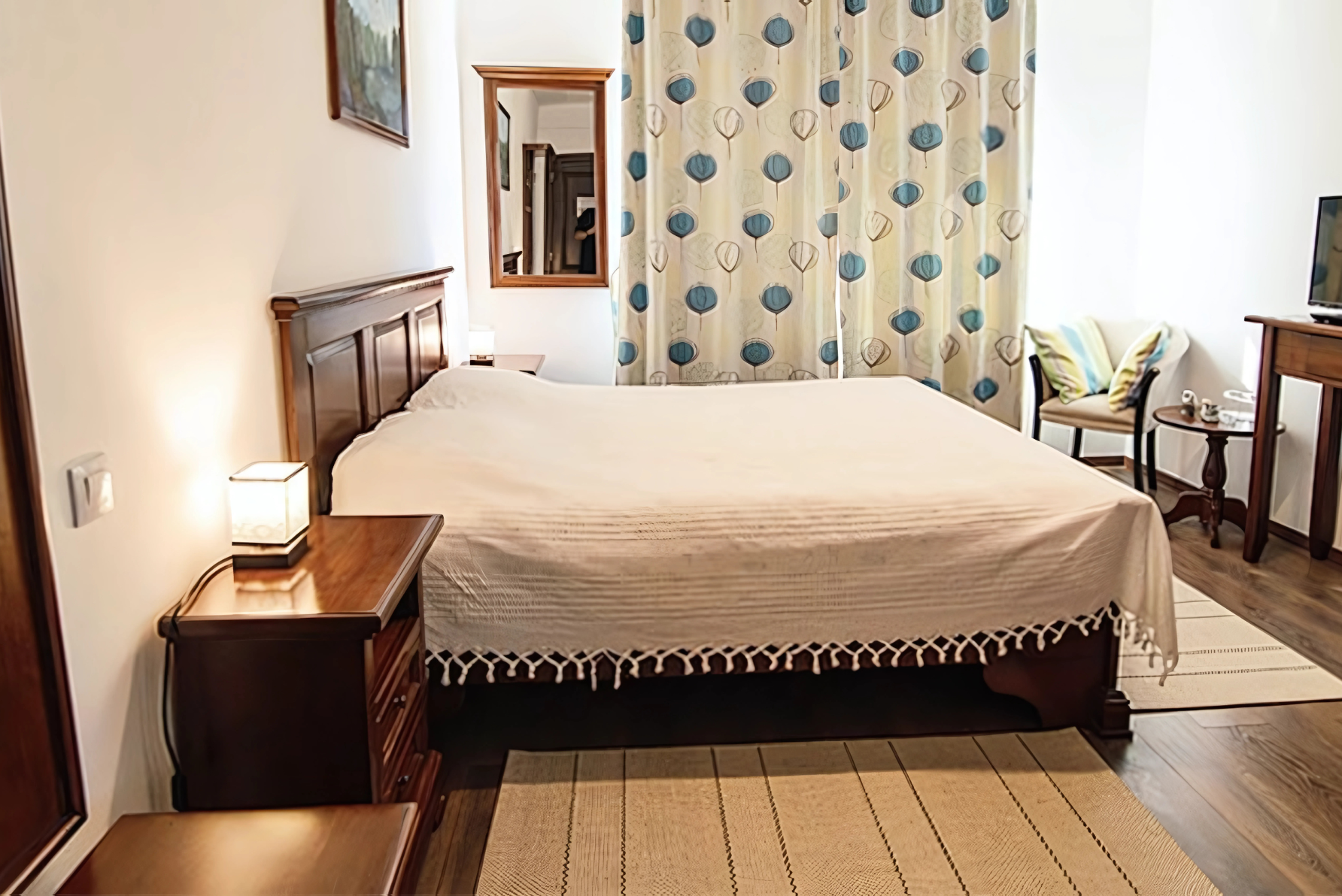 Cazare in camera primavara din pensiunea livada bunicului